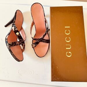 Gucci Black and Brown Heeled Shoes with Elegant Design